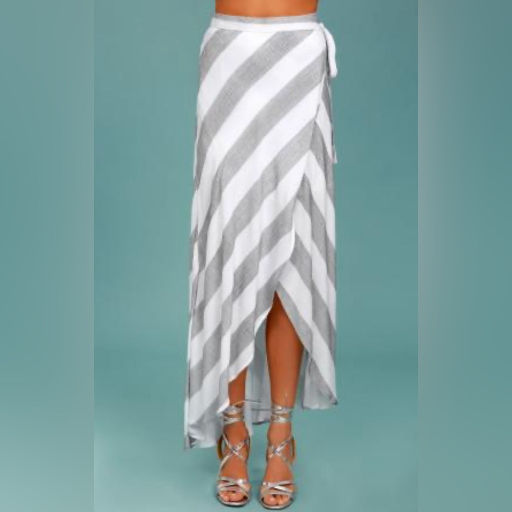 Lulus wrap gray & white skirt | size M